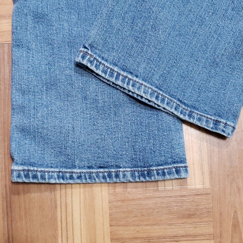 LEVI'S denim capri's - Picture 8 of 13